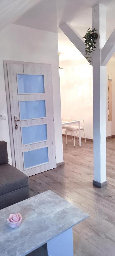 Apartman - Cafe Princ Pod Hradem Wifi, Klima Sternberk Ngoại thất bức ảnh